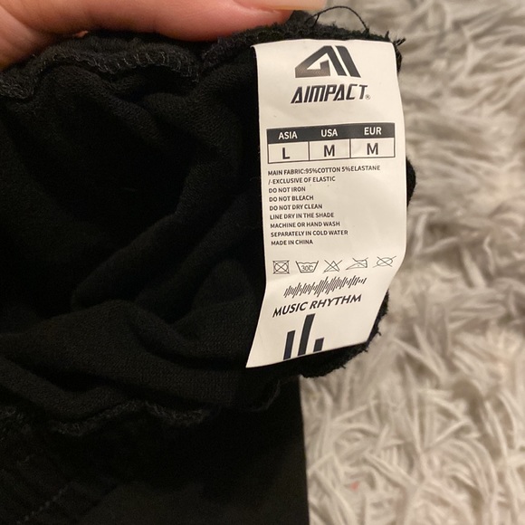 sweatshorts - Picture 3 of 3